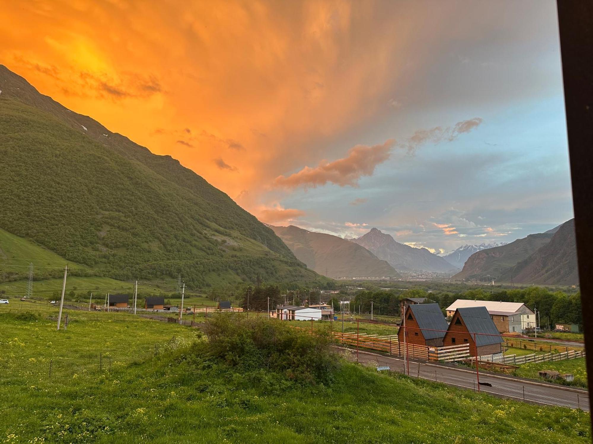 Royal Cottages Kazbegi Kültér fotó